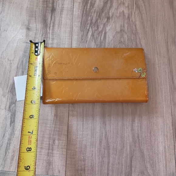 Authentic LOUIS VUITTON Monogram Vernis Portefeuille Sarah Long Wallet - Picture 16 of 16